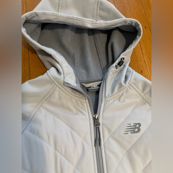 New Balance Light Gray Hooded Jacket - Picture 2 of 8